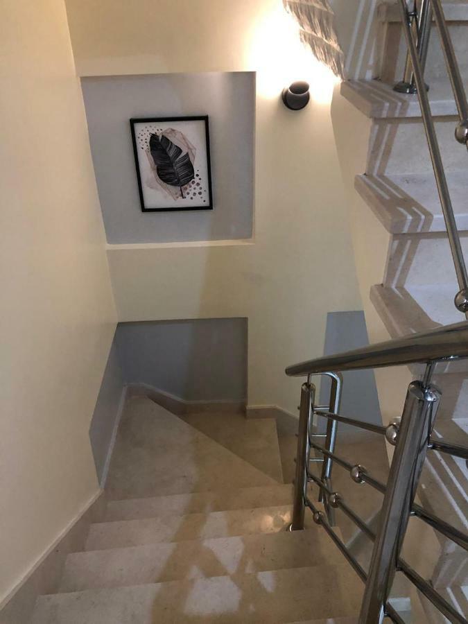 Saramica Seaside Apartment フニデク エクステリア 写真